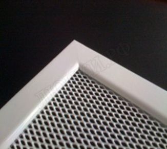 Решетка металлическая с перфорацией ПВС врезная 150*450, RAL 7024 матовый Решетка металлическая с перфорацией ПВС врезная 150*450, RAL 7024 матовый